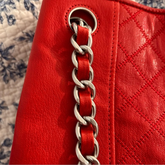 Tory Burch Fleming Distressed Leather Tote Cherry Apple - Picture 14 of 16